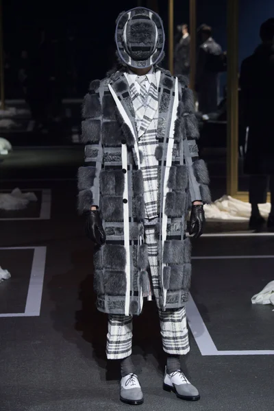 Look 19